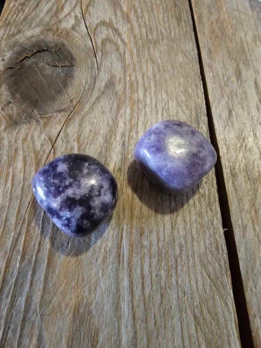 La Pierre Lépidolite Naturelle