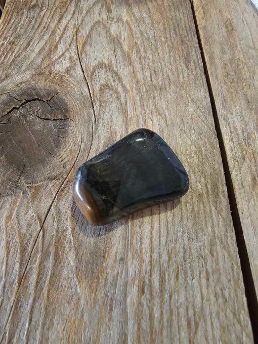 La Pierre Oeil de Faucon Naturel