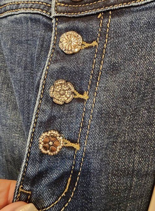 Jean stretch boutons brillants 